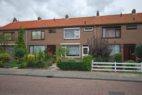 Narcissenstraat 10, Rozenburg